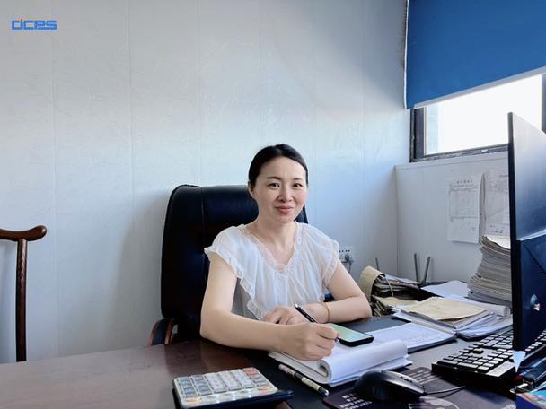 入行仅三年,这位"女强人"一人撑起了整个纸箱厂
